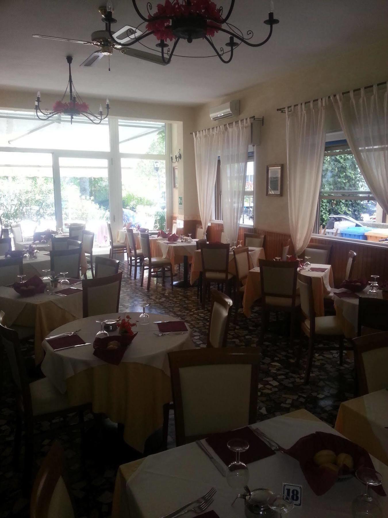 Mehari Rimini - Family Hotel Kültér fotó